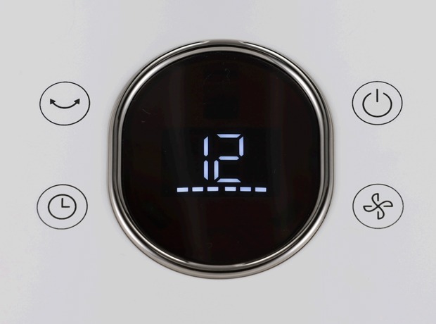 Airdog The Fan portableの操作パネル拡大画像。風量12を表示しているLED画面