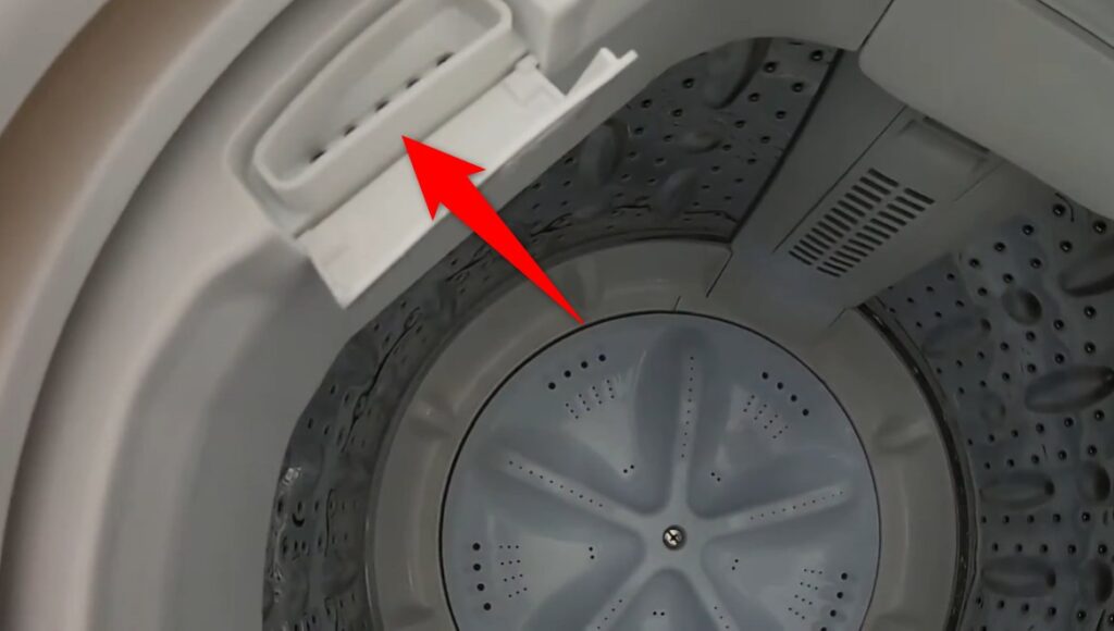 マクスゼン洗濯機の洗剤投入トレイと柔軟剤注入口の解説画像。